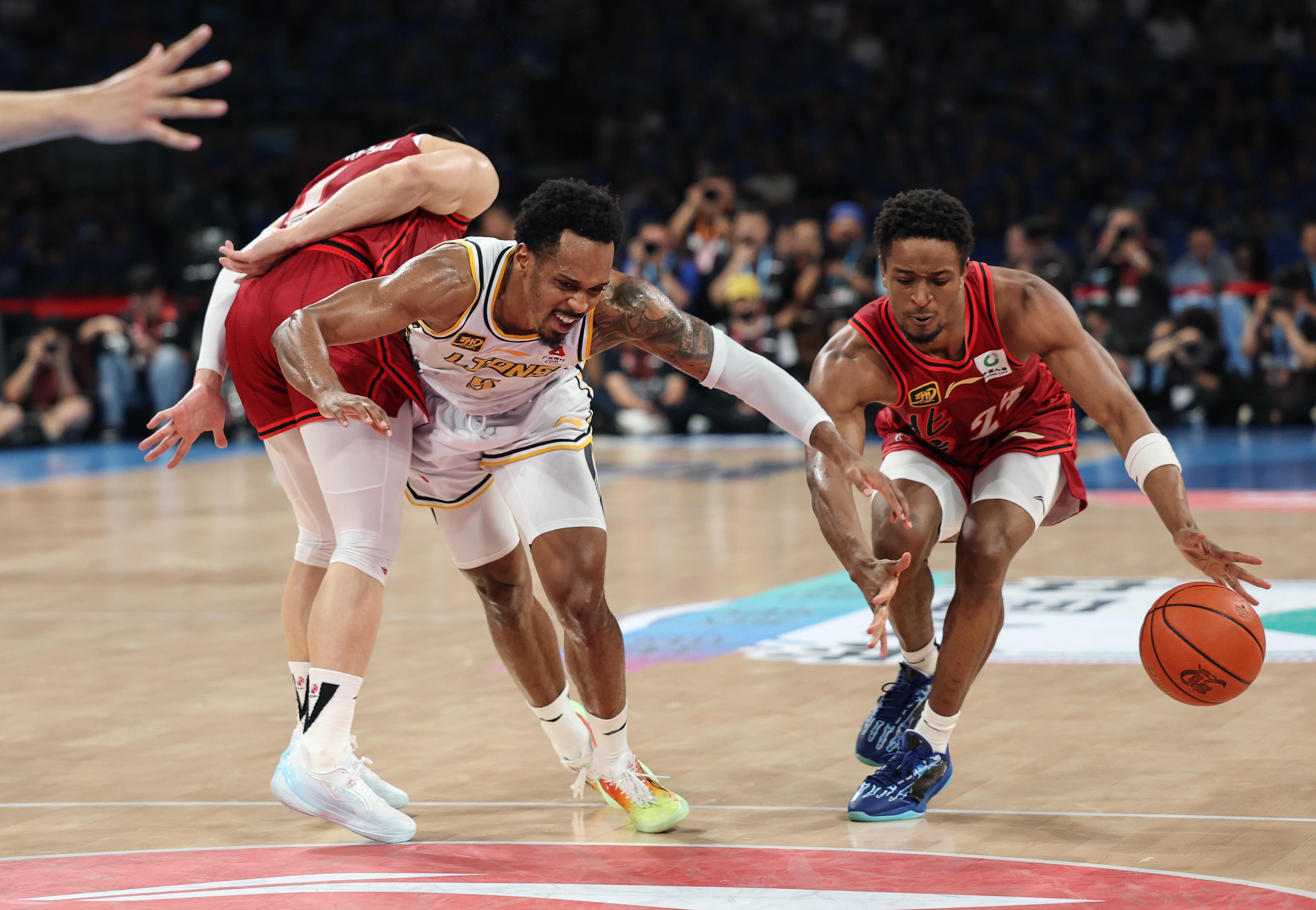 开云体育平台APP-打破常规：热门球队遭遇意外挑战的简单介绍