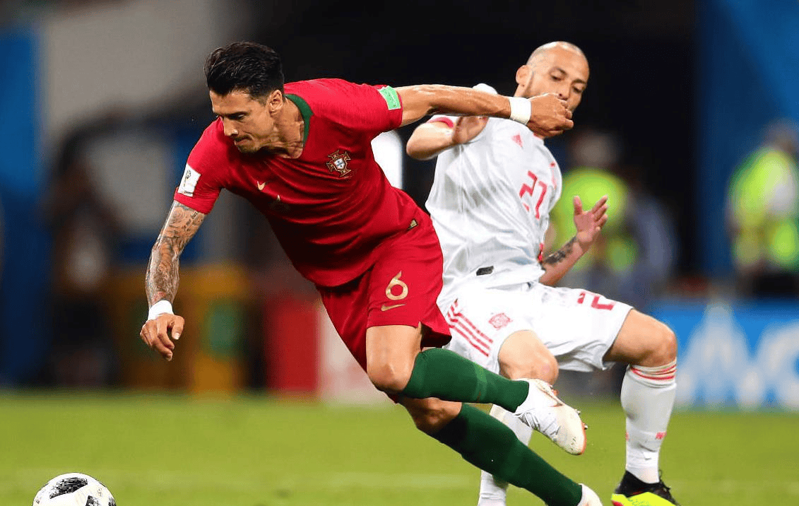 包含葡萄牙联赛升级附加赛进行中，焦点之战即将上演的词条